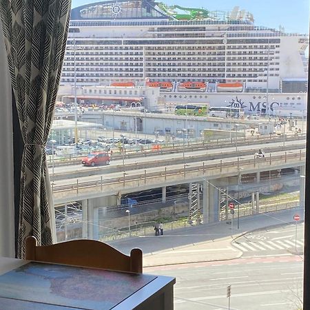 Ferienwohnung Due Passi Dal Porto Genua Exterior foto