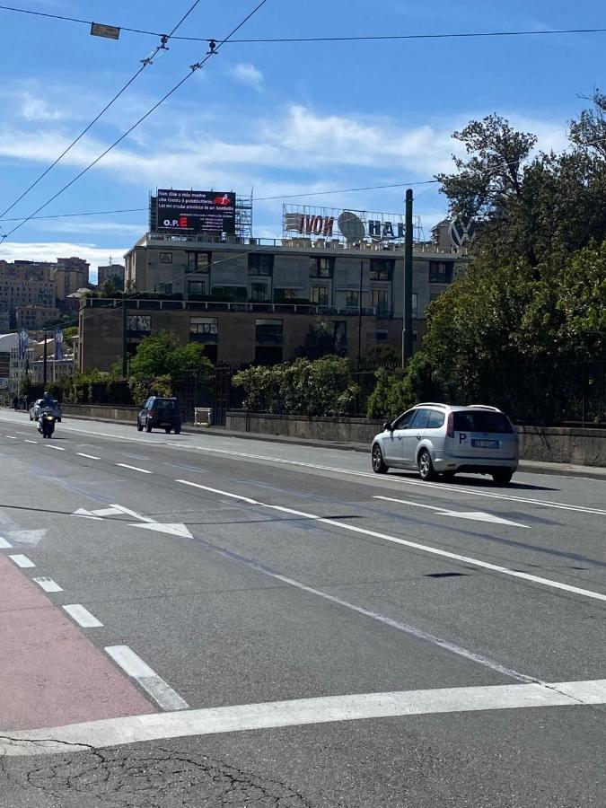 Ferienwohnung Due Passi Dal Porto Genua Exterior foto