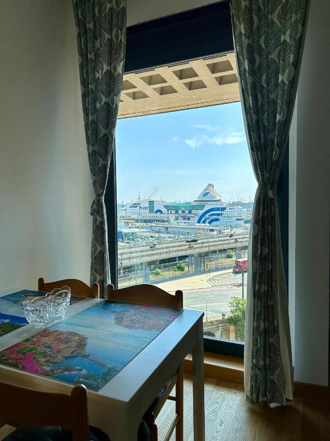 Ferienwohnung Due Passi Dal Porto Genua Exterior foto